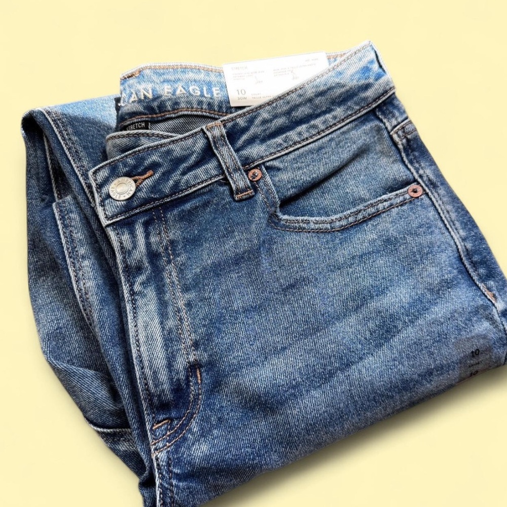 American Eagle mom jeans